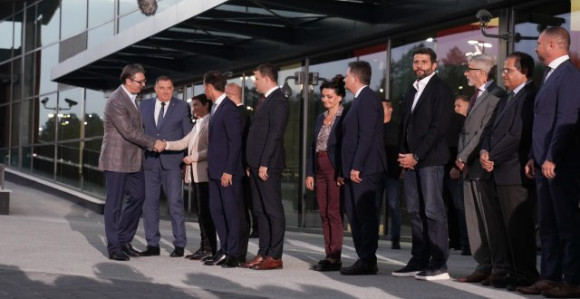 Otvorena zgrada željezničke stanice u Beogradu