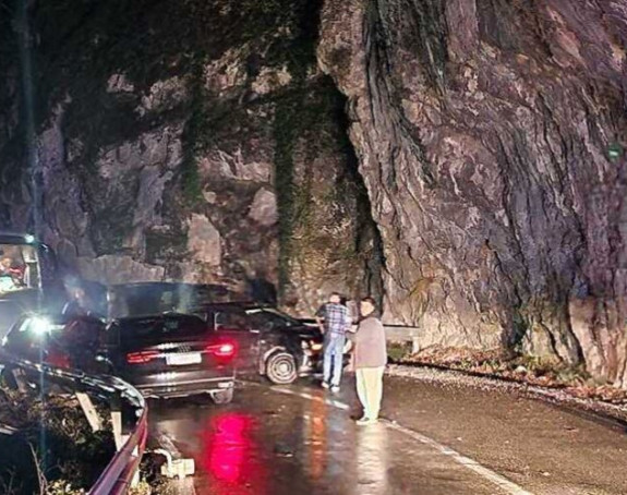 Težak sudar tri vozila na putu Banjaluka - Jajce