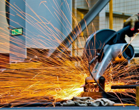 Najviše preduzeća u trgovini, radnika u industriji