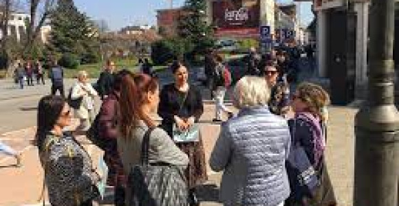 Policija zabranila protestnu šetnju, okupljanje na Trgu