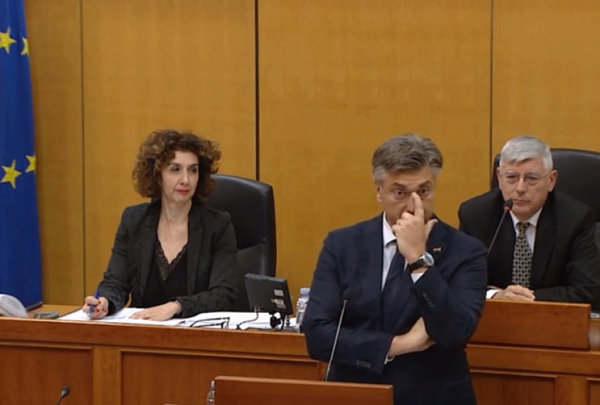Haos u Saboru: Plenkoviću nisu dali da progovori