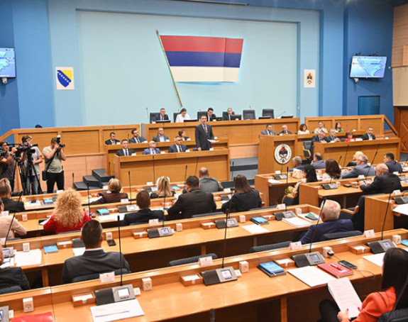 Nova bura u NSRS: Mogu dvije plate, ali ne i funkcije