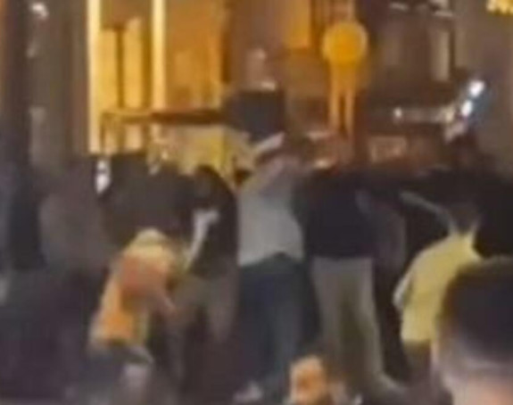 Haos u Istanbulu, tuča navijača, sijevale palice