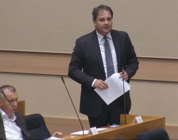 Vlast Srpske jedno priča narodu, a drugačije rade