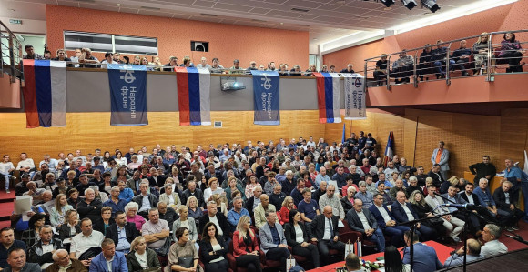 Тривић у Градишци: Слом режима наш је императив