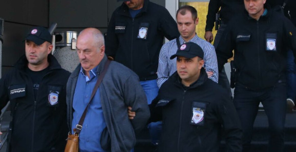 Male ribe padaju a velike prolaze bez problema