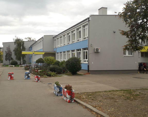 Ученик који је напао наставницу послат на лијечење