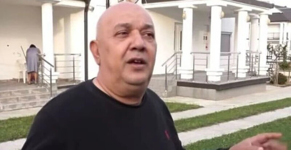 Deda objašnjava čim se bavi njegov unuk (VIDEO)