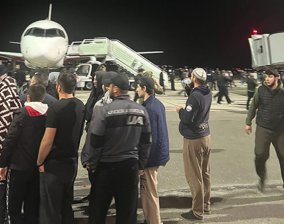 Nakon upada na pistu aerodroma uhapšeno 60 ljudi