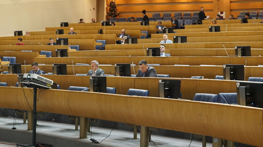 Usvojena rezolucija: Poziv EU da otvori pregovore sa BiH