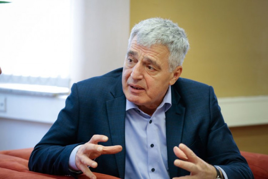 Lazar Prodanović priznao: Nema gore partije od SNSD-a. Kćerka se stidi što sam u SNSD-u! (VIDEO)