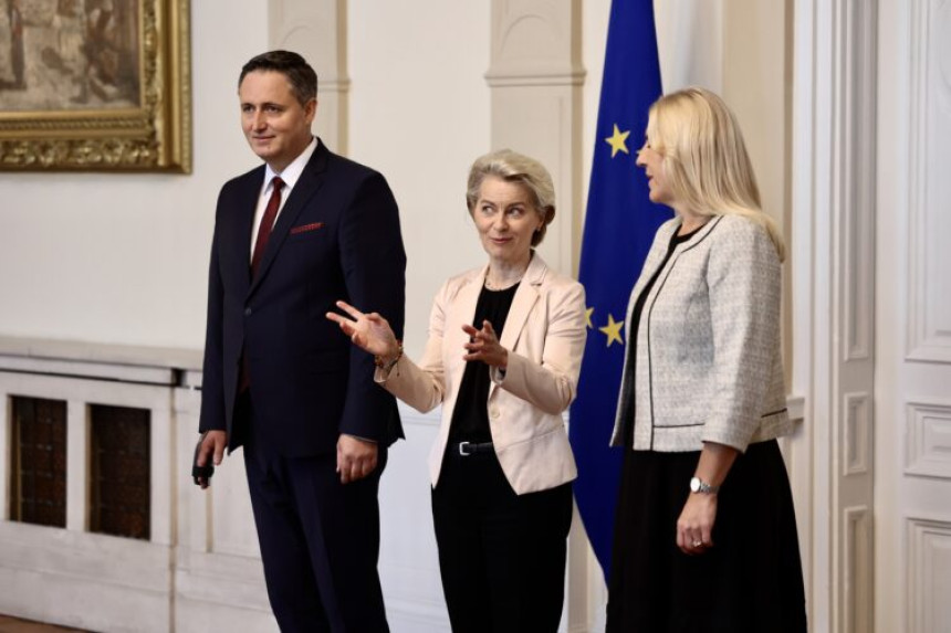 Fon der Lajen sa članovima Predsjedništva BiH