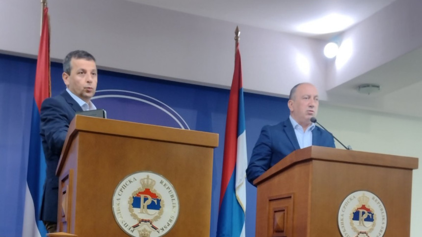 "SNSD trguje za svoju korist, ulog je imovina Srpske"
