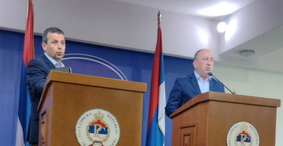 "SNSD trguje za svoju korist, ulog je imovina Srpske"
