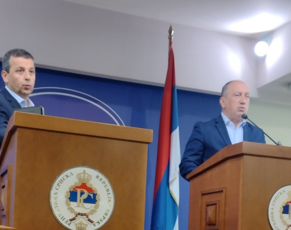 "SNSD trguje za svoju korist, ulog je imovina Srpske"