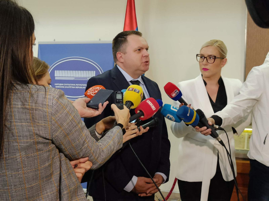 Ministar nakon pitanja o "Prointeru" napustio pres