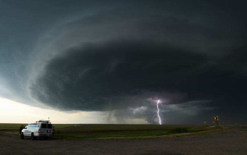 Pijavica spojila nebo i zemlju u Futogu (VIDEO)