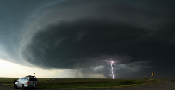 Pijavica spojila nebo i zemlju u Futogu (VIDEO)