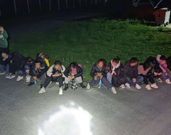 Uhapšena dva vozača, spriječeno krijumčarenje 38 osoba