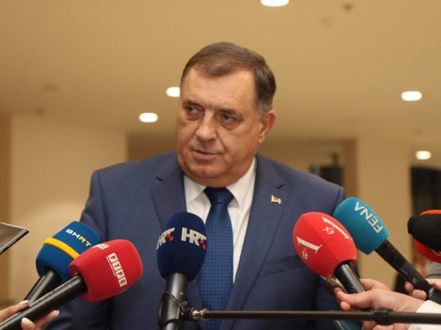 Додик: Нисам чуо шта Шмит говори, не занима ме