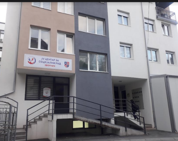 У Зворнику директор без конкурса запослио кћерке