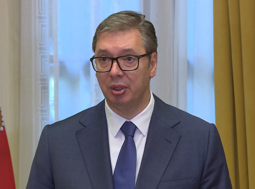 Vučić očekuje dobar razgovor u "četiri oka" sa Makronom