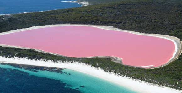 Popularno havajsko jezero odjednom postalo ružičasto