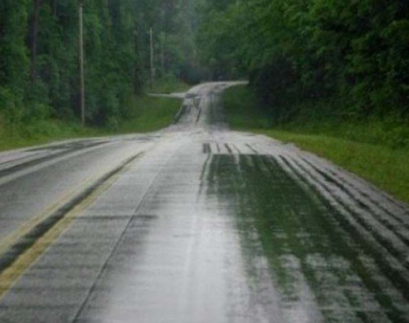 Kolovozi mokri i klizavi, opasnost od odrona