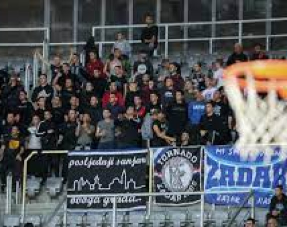 U Zadru napadnuti članovi Crvene zvezde i novinari