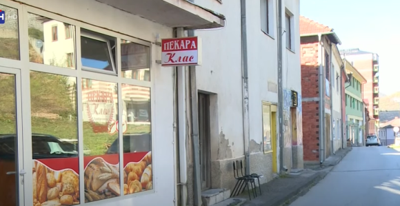 Gasi se život u Srebrenici, nema pekare ni banke