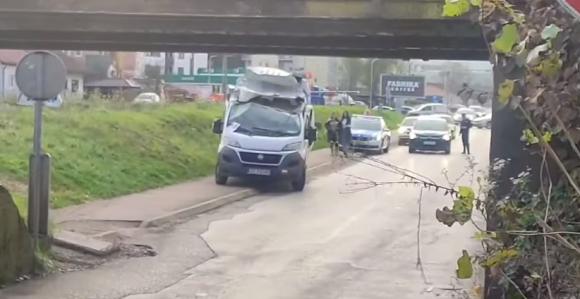 Kombi udario u nadvožnjak kod Incela u Banjaluci