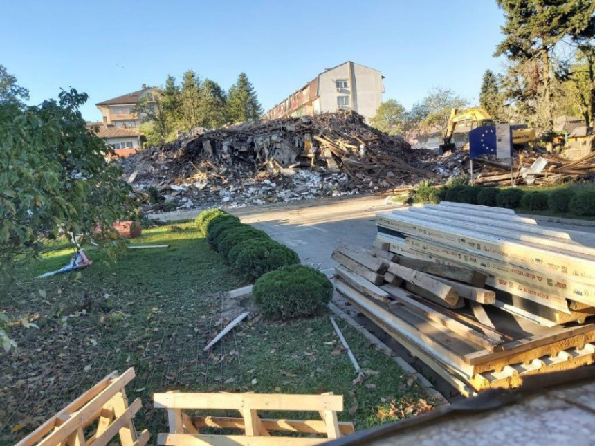 Grad koji je prodao, zatim i srušio gradsku upravu