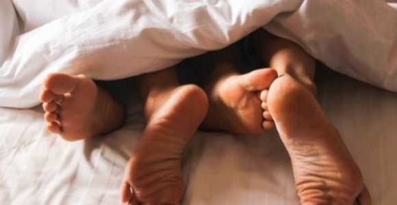 Hrvati: Kasniji prvi odnos i manji broj partnera