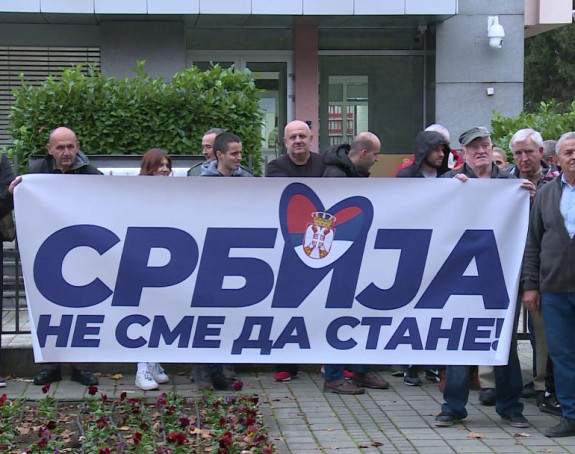 Podrška Vučiću u Banjaluci: Srbija ne sme da stane