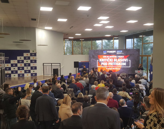 Mediji i civilno društvo pod pritiskom