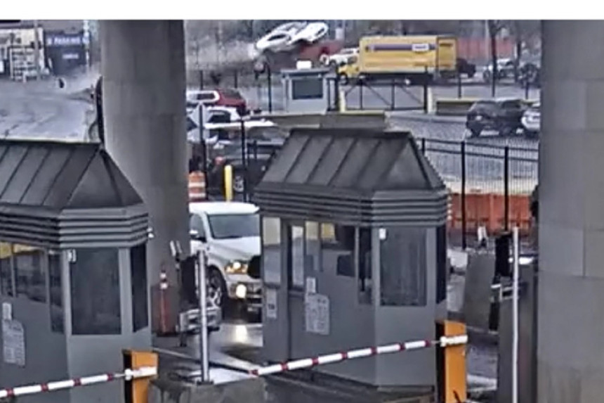 Nadrealno: Snimak automobila prije eksplozije (VIDEO)