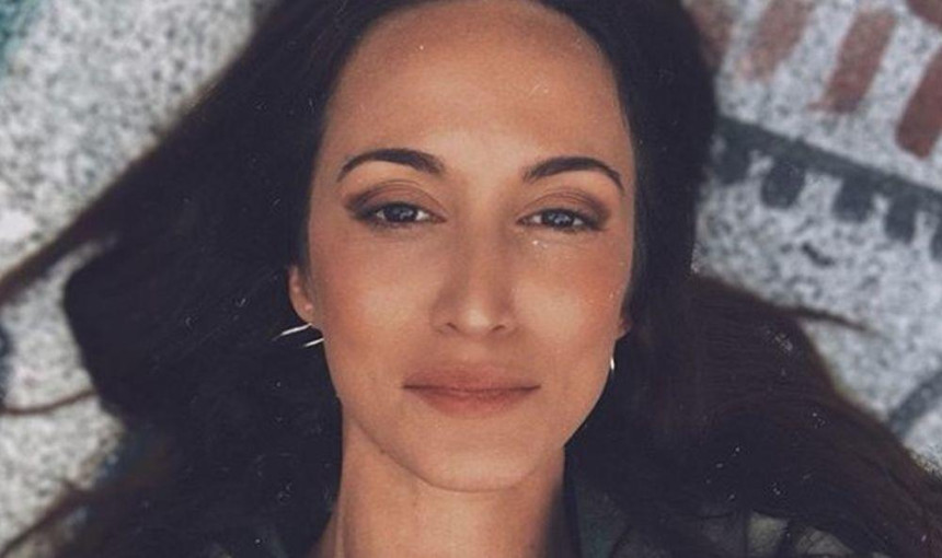 Певачица о борби са тешком болешћу: Нисам осећала ноге ни видела на лево око