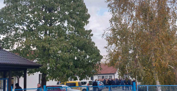 Radnici "Orla" neće smjenu direktora zbog politike