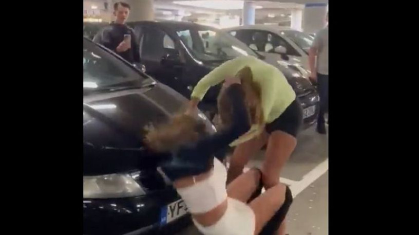 Urnebesna tuča djevojaka u tržnom centru