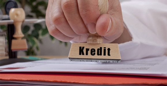 Život na crtu, građani se zadužuju da prežive