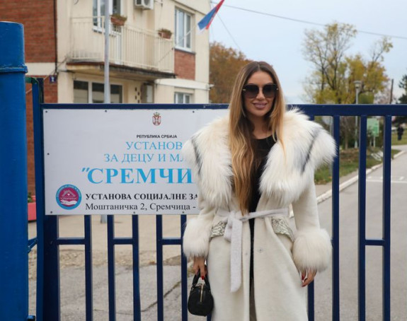 Tea Tairović spremila paketiće za mališane i zapevala im