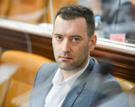 Власт конкретно да дјелује по питању Хелеза