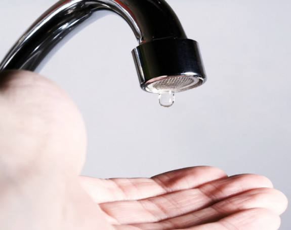 Грађани Теслића због квара од јуче без воде