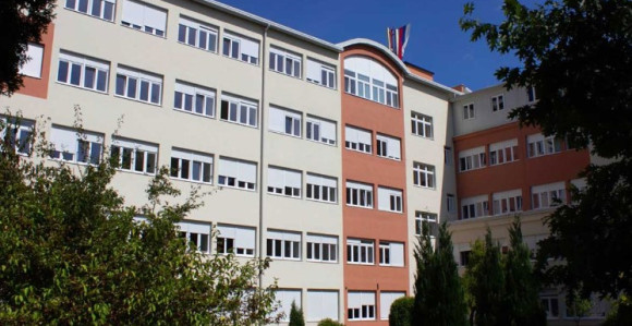 Optužnica protiv ljekara i babice - zbog pada bebe