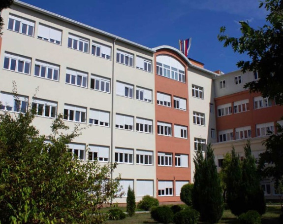 Optužnica protiv ljekara i babice - zbog pada bebe