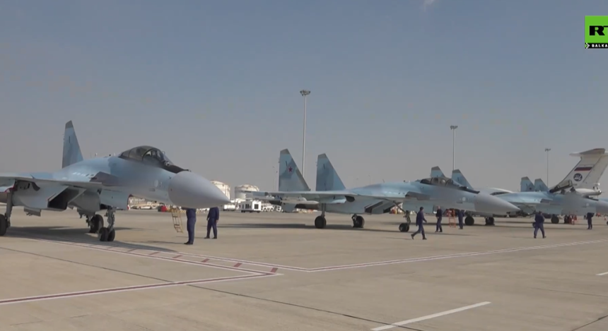 Putinov let u Abu Dabi pratila četiri ruska lovca