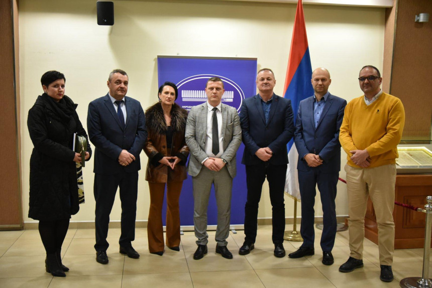 Ovo je Nezavisni odbor koji bira direktora policije