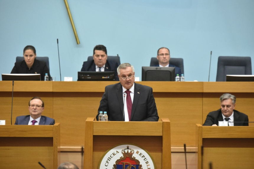 Буџет у великој опасности због гаранција Владе Српске за задуживање јавних предузећа