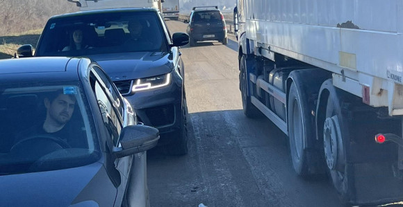 Kilometarske kolone na graničnom prelazu Rača (FOTO)