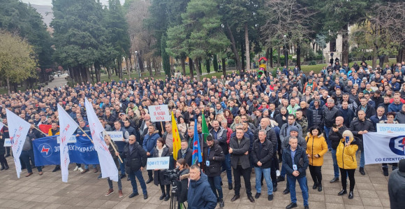 Протест уродио плодом: Управа ЕРС попустила